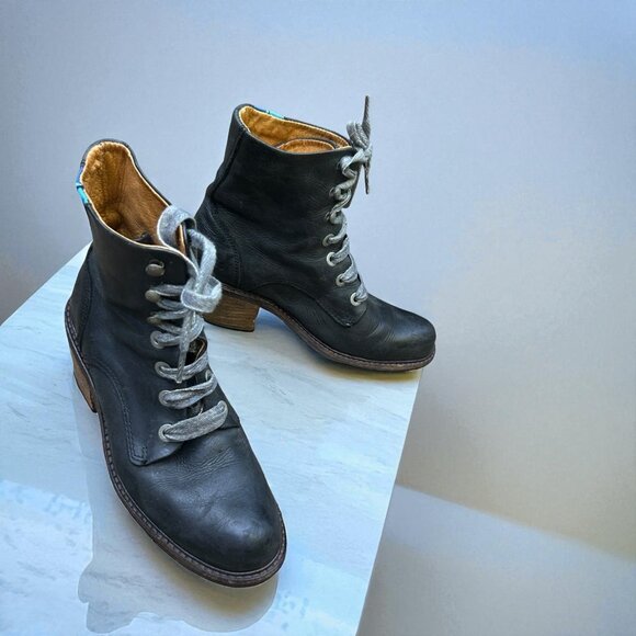 John Fluevog Vintage Adriana Nuni Black Leather Granny Boots Size 6 Grunge Goth - Picture 1 of 15